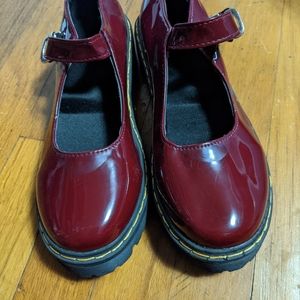 Mary Jane style shoes. Size 39/ size 8.5 in US. Wine colored.